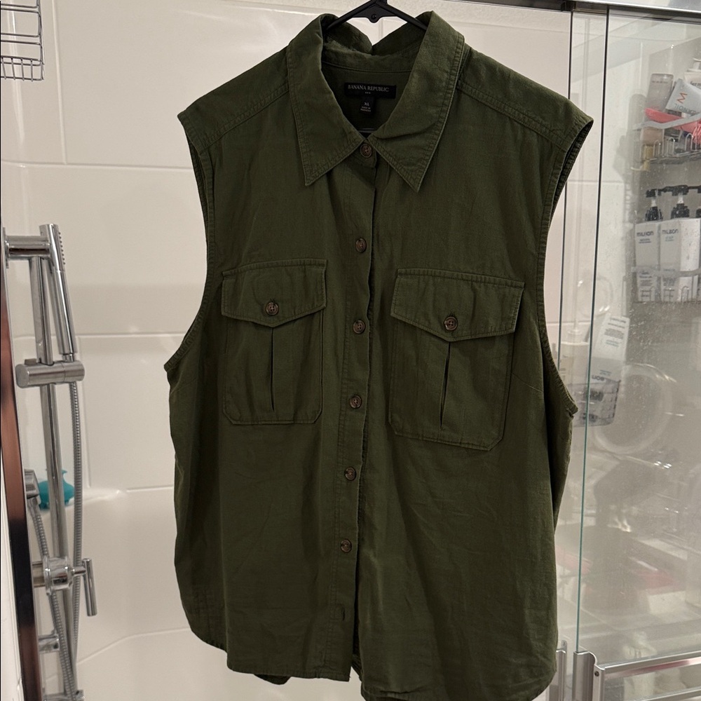 Banana Republic Olive Green Sleeveless Button-Down Shirt XL